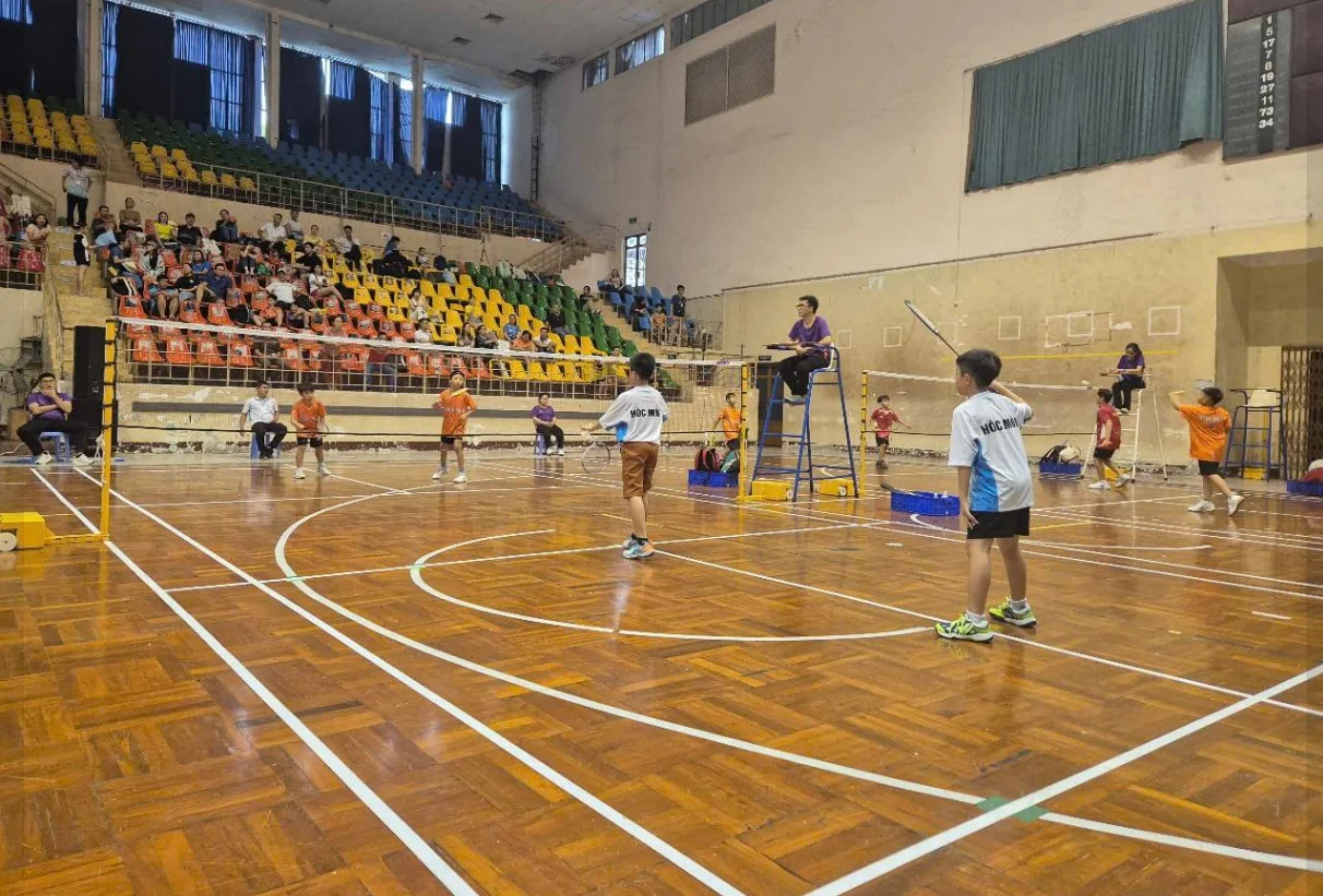 CẦU LÔNG CHÂU TỬ